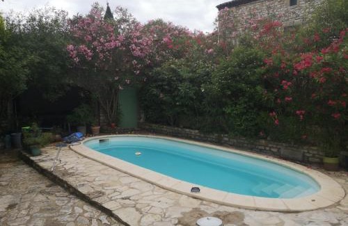 Aubussargues House | Chambre indépendante avec salle de bains et cuisine