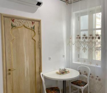 Centre Historique House | Chambre Orientale Chérazade Maison de L'Église