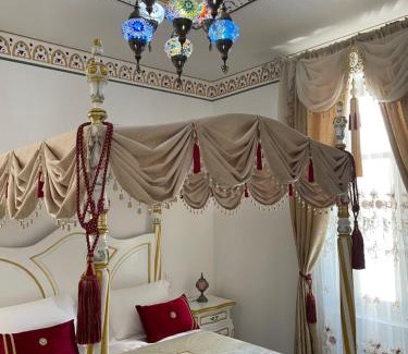 Centre Historique House | Chambre Orientale Chérazade Maison de L'Église