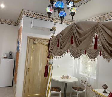 Centre Historique House | Chambre Orientale Chérazade Maison de L'Église
