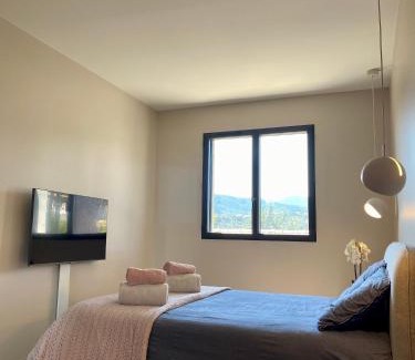 Mandelieu-La-Napoule House | Chambre privée