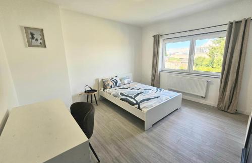 Montignies-sur-Sambre House | Chambre spacieuse