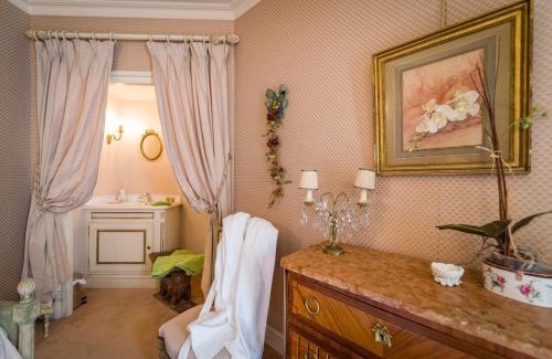 Chenehutte-Treves-Cunault Bed & Breakfast | Chambres d'Hôtes Manoir de Montecler