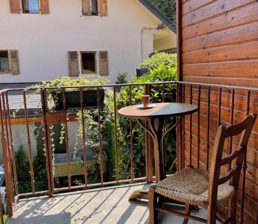Saint-Jorioz Bed & Breakfast | Chambres d'hôtes avec entrée privative au calme dans maison de village au-villard