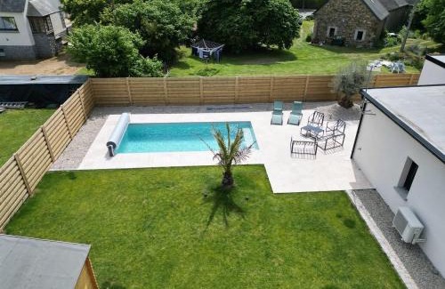 Lanvollon Bed & Breakfast | Chambres d'hôtes avec piscine chauffée de mai à sept ,TERRA COTTA et TAUPE