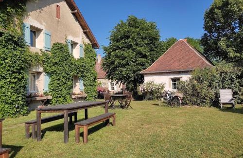 Gannay-sur-Loire Bed & Breakfast | Chambres d'Hôtes Domaine du Bourg