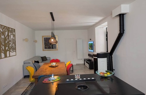 Saint-Alban-sous-Sampzon Bed & Breakfast | Chambres de Saint Alban. Pets are welcome.