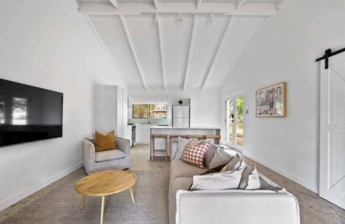 Margaret River House | ChambrxE9 Estate Cabernet - spacious elegant luxury