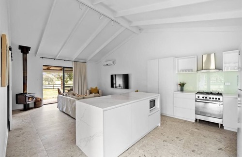 Margaret River House | ChambrxE9 Estate Cabernet - spacious elegant luxury