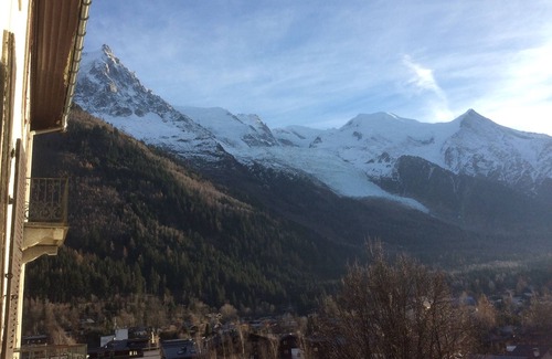 Chamonix City Centre Apartment | Chamonix, 1 bedroom apartment, 4 to 6 people 300 meters from the center, Mont Blanc view