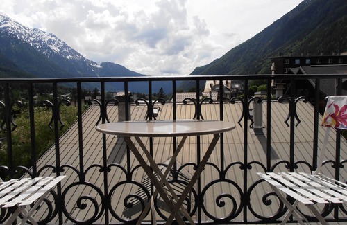 Chamonix City Centre Apartment | Chamonix, 1 bedroom apartment, 4 to 6 people 300 meters from the center, Mont Blanc view
