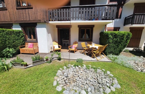 Chamonix-Mont-Blanc Apartment | Chamonix Garden Apartment with a View of Mont-Blanc (Référence XEPKMM)