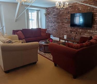 Shrewsbury Apartment | Chandeliers 6
