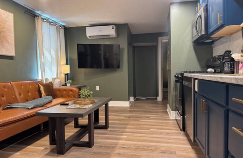 Evansville Apartment | Chandler D - KING 1BD/1BA Apt near Downtown