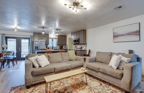 Chandler House | Chandler Vacation Rental on Route 66, Near Casino