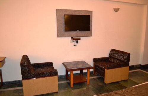 Air Force Area Hotel | Chandra Inn