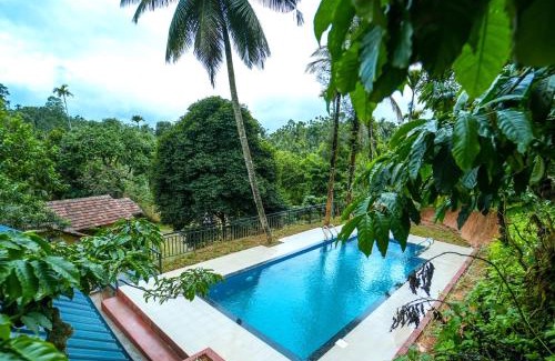 Gudalur Resort | Chandragiri Heritage Bungalow By ZOMESTAYS