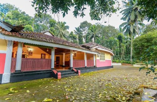 Gudalur Resort | Chandragiri Heritage Bungalow By ZOMESTAYS