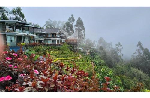 Periyur Resort | Chandys Drizzle Drops - Munnar Top Station