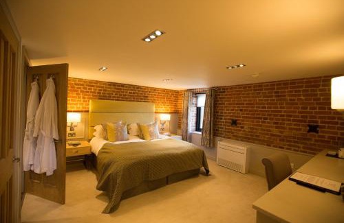 Chelmsford House | Channels Retreat