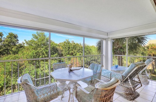 Pelican Bay House | Chanteclair Maisonet in Pelican Bay