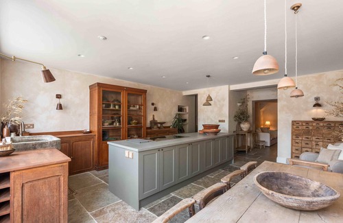 Shoreham-by-Sea House | Chantry House with Free Parking | By My Getaways