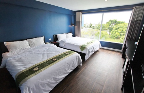 Khlong Khut Hotel | Chaolao Tosang Beach Hotel