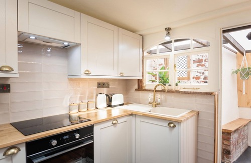 Uffculme Cottage | Chapel Cottage - a traditional cottage sleeping 2 guests