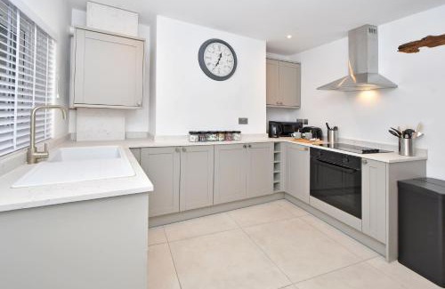 Sandbach House | Chapel House by YourStays - Two bed cottage in Market Town of Sandbach, high end finish