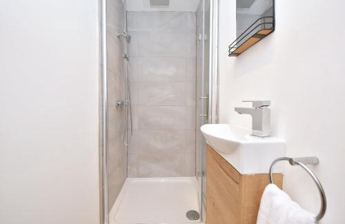 Sandbach House | Chapel House by YourStays - Two bed cottage in Market Town of Sandbach, high end finish