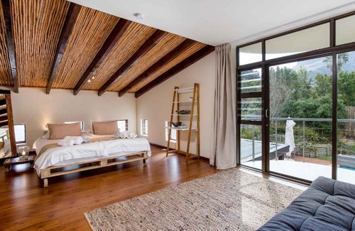 Noordhoek Villa | Chapman's View Villa - with solar backup power