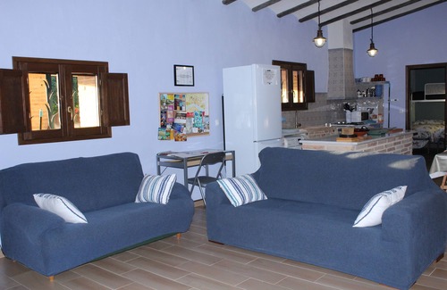 Costa Dorada Villa | Charming stone villa for 10 people, private and fenced pool, and barbecue