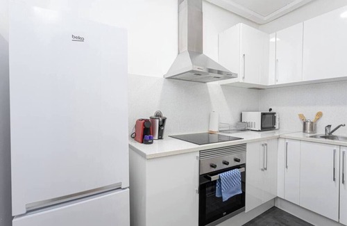 Collblanc y La Torrassa Apartment | Charming apartment in a great location to explore Barcelona, local neighborhood away from the touristic mass and very well connected to the center by metro. The metro station is just 5 minutes away.