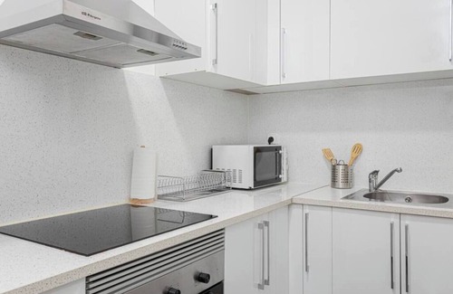 Collblanc y La Torrassa Apartment | Charming apartment in a great location to explore Barcelona, local neighborhood away from the touristic mass and very well connected to the center by metro. The metro station is just 5 minutes away.
