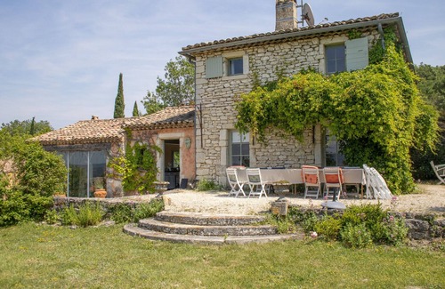 Chantemerle-les-Grignan Ski Chalet | Character house in Drôme Provençale, private swimming pool