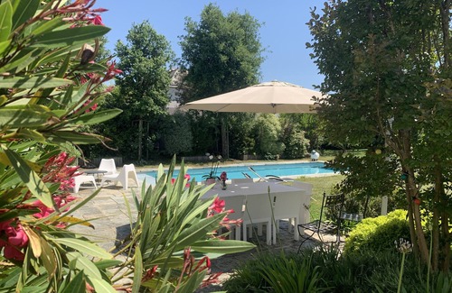 Vannes Villa | Character and spaces, large heated swimming pool. Jacuzzi. a little paradise.
