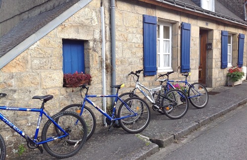 Guemene-sur-Scorff Cottage | Character cottage, beautifully renovated, private walled garden, sleeps 6