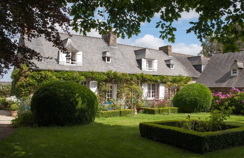 Plourivo Cottage | Character cottage between sea and countryside next to Paimpol and Bréhat Island.