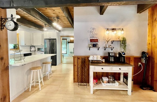 Swansea Point House | Character Home, Pool Table, 2 min walk to Beach, Hot Tub, Fenced Yard