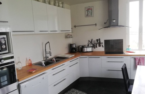 Blaye House | Character house, 3 bedrooms, 3 bathrooms, large living room, wood burning stove