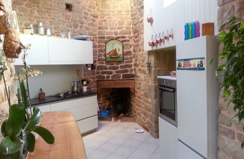 Etel House | Character village center house for summer rental