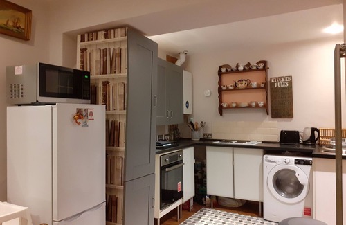 Weston-super-Mare Cottage | Characterful Cottage near the Beach, Shops & Pier