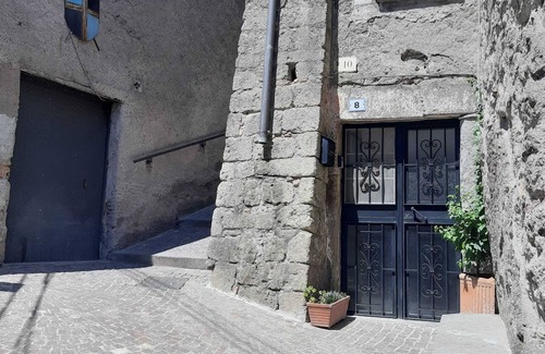 Fabrica di Roma House | Characteristic cave from the 1200s