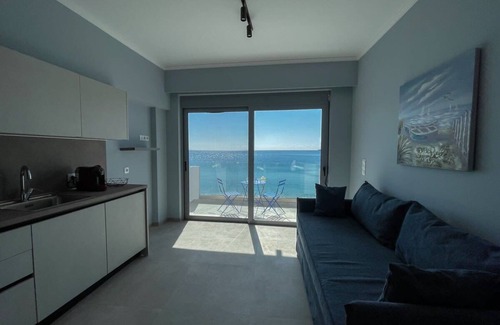 Haraki Apartment | Charaki Escape Chic Studio with Seafront Patio