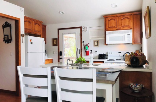 Jacksonville House | Charleen's Cottage~Couple Perfect!Great Location! A Gem!