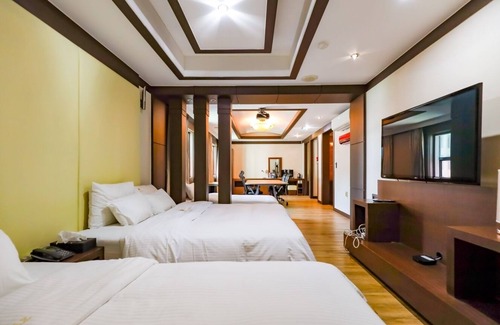 Pyeongtaek Hotel | Charlot Castle Hotel