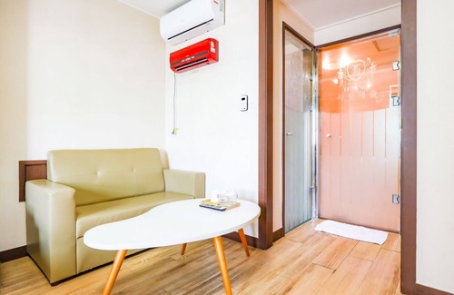 Pyeongtaek Hotel | Charlot Castle Hotel