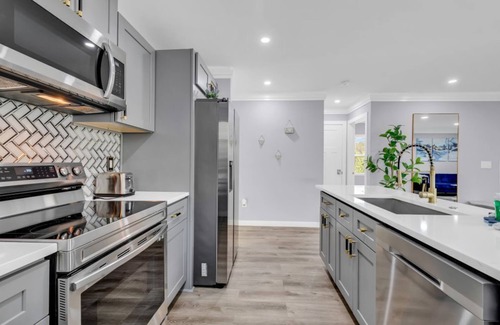 Villa Heights House | Charlotte Spacious Home