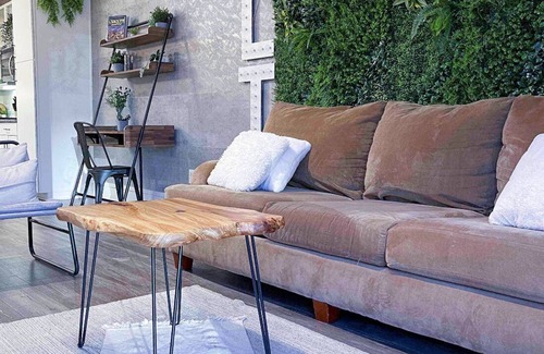 Plaza Midwood Condo | Charlotte’s Urban Treehouse Condo - 5 mins from Uptown Charlotte