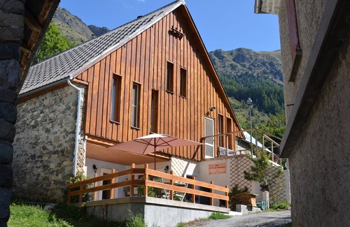 Saint-Bonnet-en-Champsaur House | Charming mountain cottage